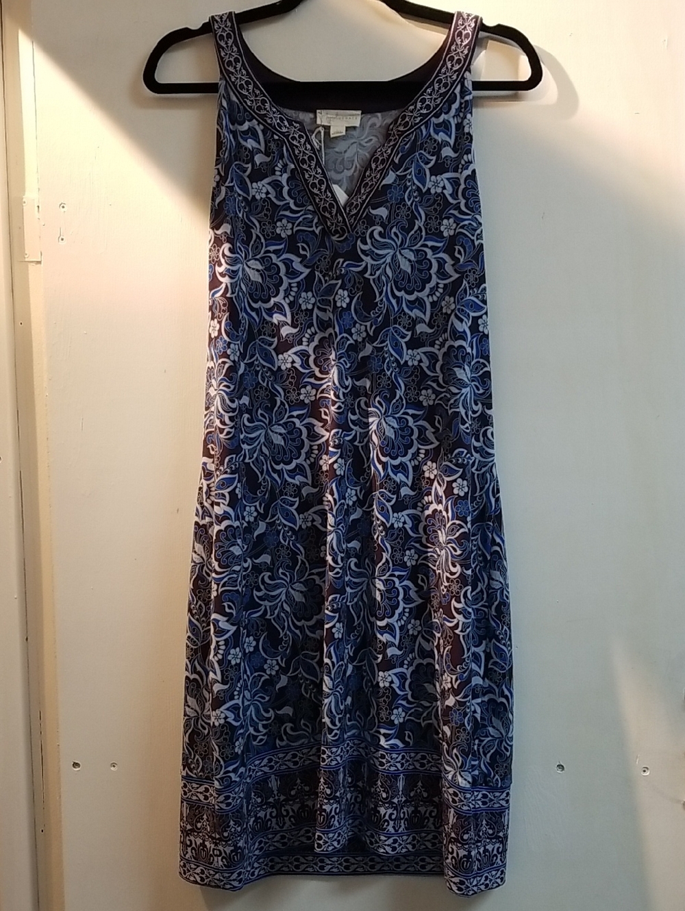 Sleeveless Navy Floral V-Neck Midi Dress